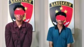Terduga Pelaku Pejual Motor via FB berinisial IF (21) dan AS (37), Diamankan Tim Macan Polsek Danau Teluk,  Kamis (10/11/22). FOTO : Humas Polsek.