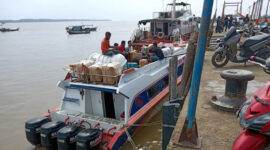 FOTO : Penumpang Jasa transportasi Laut di Kuala Tungkal Menjelang Hari Raya Idul Adha Tujuan Pulau Batam, Kepri dan Dalam Daerah Menunjukan Peningkatan, Rabu (29/07/20)