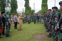 Upacara Penyambutan Satgas Yonif Raider 142 Ksatria Jaya usai melaksanakan tugas Pengamanan di Perbatasan RI-PNG di Lapangan Makorem 042 Gapu, Selasa (23/5/23). FOTO : Penrem042