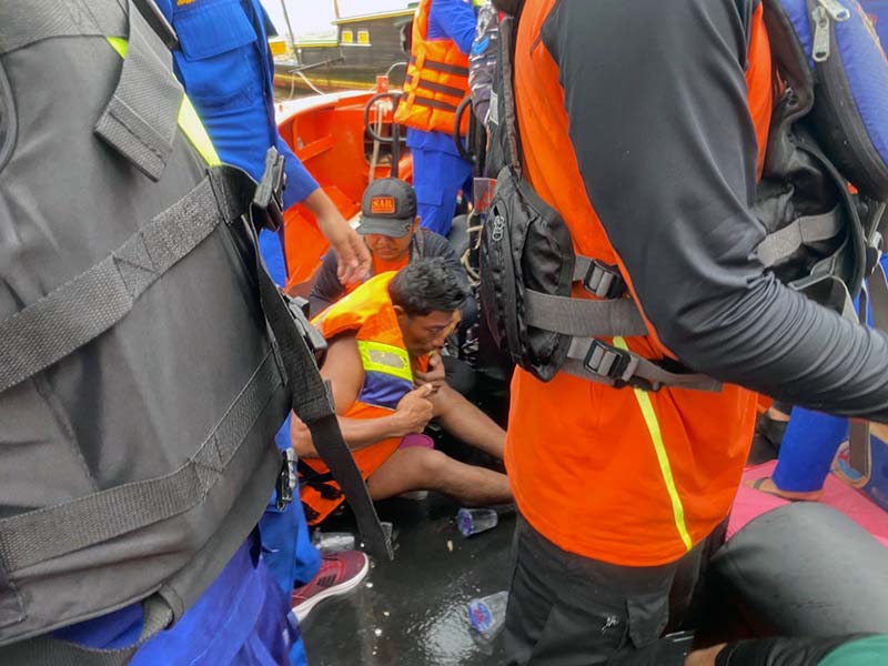 Dalam Sehari, Tim SAR Gabungan di Jambi Selamatkan 5 Korban dari Dua Kecelakaan Laut. FOTO : SAR JAMBI
