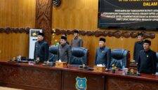 Suasana Rapat Paripurna III DPRD Kabupaten Tanjung Jabung Barat. Dalam rapat tersebut, DPRD dan Pemerintah Kabupaten Tanjab Barat menyepakati pembentukan Panitia Khusus (Pansus) guna mengawal pembahasan empat Ranperda yang dinilai strategis bagi pembangunan dan peningkatan kesejahteraan masyarakat. (Foto: LintasTungkal.com)