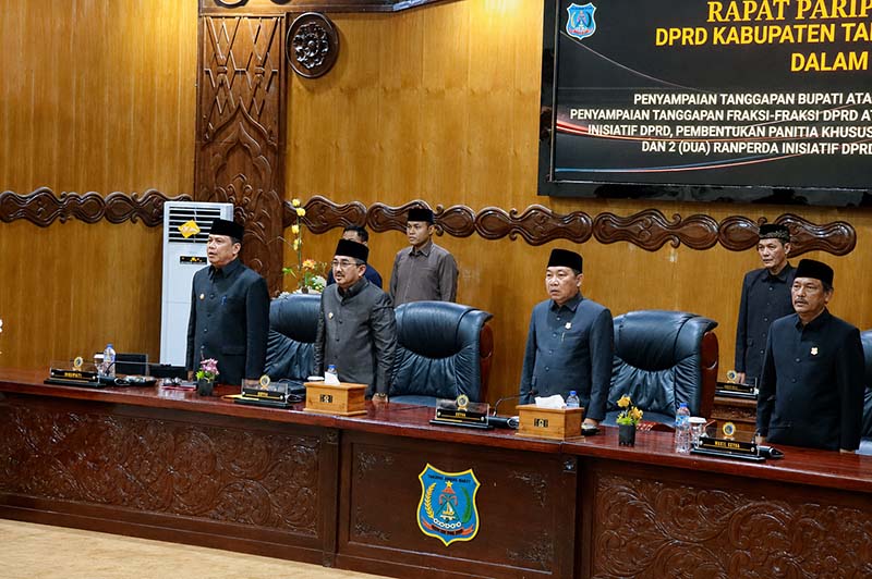 Suasana Rapat Paripurna III DPRD Kabupaten Tanjung Jabung Barat. Dalam rapat tersebut, DPRD dan Pemerintah Kabupaten Tanjab Barat menyepakati pembentukan Panitia Khusus (Pansus) guna mengawal pembahasan empat Ranperda yang dinilai strategis bagi pembangunan dan peningkatan kesejahteraan masyarakat. (Foto: LintasTungkal.com)