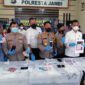 FOTO : Kapolresta Jambi Kombes Pol Eko Wahyudi, SIK MH saat konfrensi pers di Polresta Jambi, Senin (27/12/21).