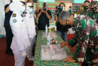 FOTO : Danrem 042 Garuda Putih, Brigadir Jenderal TNI M. Zulkifli Menandatangani Prasasti Perubahan Nama AKPER Garuda Putih Berubah Nama Menjadi STIKES Garuda Putih, Kamis (19/11/20).