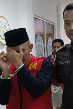 Kasus Korupsi PDAM Tirta Pengabuan, Mantan Dirut dan Dua Lainnya Resmi Ditahan