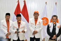 Presiden PKS, H. Ahmad Syaikhu Saat Konfrensi Pers di Kantor DPP PKS Jakarta. FOTO : PKS
