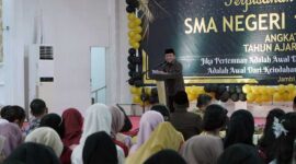 Gubernur Jambi Al Haris Saat Sambutan pada Perpisahan dan Pelepasan Siswa kelas XII SMA Negeri 12 Kota Jambi di Gedung Putih, Grand Kemas, Kota Jambi, Sabtu (06/5/23). FOTO : Kominfo