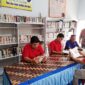 Warga Binaan di Lapas Kelas IIB Muara Tebo Antusias membaca buku di ruang perpustakaan. FOTO : HMS