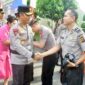 Kapolda Jambi Irjen Rusdi Hartono memberikan Ucapan Selamat kepada Personel yang Memperoleh Kenaikan Pangkat. FOTO : Humas