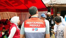 Pertamina Salurkan Bantuan Kemanusiaan untuk Korban Kebakaran Kelurahan 1 Ulu Palembang. FOTO : WKI