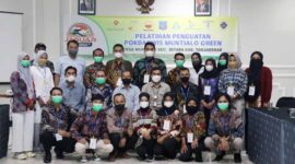 pelatihan bagi puluhan anggota POKDARWIS Muntialo Green, Desa Muntialo, Kecamatan Betara, bersama Perwakilan PHRI Kabupaten Tanjung Jabung Barat, Ade Jermawinsyah dan Haris. FOTO : HUmas