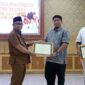 PetroChina Peroleh Penghargaan dari PEMKAB Tanjung Jabung Barat Atas Kontribusi Peningkatan Literasi. FOTO : Istimewa