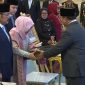 Presiden Prabowo Subianto menganugerahkan gelar pahlawan nasional kepada 10 tokoh di Istana Negara, Kompleks Istana Kepresidenan, Jakarta Pusat, Senin (10/11/2025). (FOTO : dektik.com)