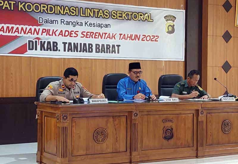 Dok. Rapat Koordinasi lintas sektoral persiapan pengamanan Pilkades Serentak 2022 di Tanjab Barat. FOTO : Humas