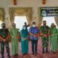 Letkol Inf Kav Muslim Rahim, Letkol Inf Erwan Susanto dan Bupati Tanjab Timur Romi Haryanto beserta Istri saat foto bersama. FOTO : PENDIMTJB