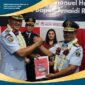 Momen Pelepasan dan Pisah Sambut Kepala Lapas Kelas II A Jambi lama Bapak Emmanuel Harefa (kanan) dan Kalapas Baru Bapak Junaidi Rison (kiri), Sabtu (1/7/23). FOTO : HMS