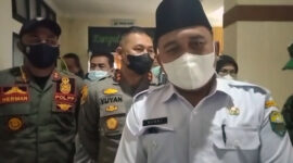 Penjabat Sekretaris Daerah (Sekda) Kabupaten Muaro Jambi Budi Hartono Ketika Diwawancari Wartwai USai Pimimpin Rapat Kordinasi Pengamanan malam pergantian Tahun 2021-2022, Rabu (29/12/21).