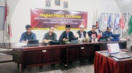 KPU Tanjab Barat Saat Rapat Pleno Tertutup Penetapan 3 Pasangan Calon Bupati dan Wakil Bupati Pilkada 2024. [FOTO : HMS KPU TJB/LT]