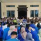 PMII saat melakukan aksi demo dan duduk bersama Ahmad Jahfar dan Jamal Darmawan, Sie serta pihak terkait lainnya di Lobi Gedung DPRD Tanjung Jabung Barat, Jambi, Rabu (21/9/22). FOTO : Ist/Lc