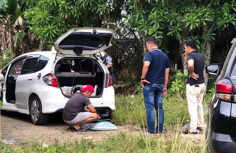 Polres Bungo diback up Polres Tebo Menangkap Terduga Pelaku Pembunuhan Dosen Cantik di Wilayah Tebo Tengah. FOTO : lensaone.id