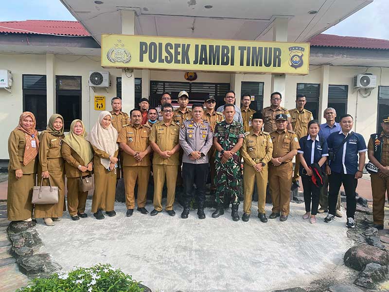 Polsek Jambi Timur Bersama Forkompincam dan Sekolah Teken MOU Sinergisitas Pembinaan Moralitas. FOTO : Viryzha