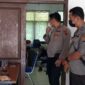 Kapolsek Sungai Gelam Lakukan Penantauan Pelipatan Surat Suara Pilkades Serentak, Jumat (25/3/22). FOTO : Ist