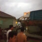 Kapal Tugboat Maju Daya 27 Tubruk Rumah dan Keramaba Warga di Sungai Batanghari. FOTO : Tangkapan Layar