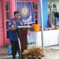 Kepala Dinas Pemadam Kebakaran dan Penyelamatan Tanjung Jabung Barat Jambi Iswardi menyampaikan laporan terkait peresmian Pos Damkar Pelabuhan Dagang Kecamatan Tungkal Ulu, Jum'at (16/9/22). FOTO : Damkar
