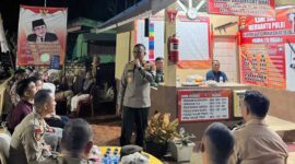 Kapolres Tanjab Timur AKBP Heri Supriawan, S.I.K Ketika Sambutan di Acara Peresmian Pos Siskamling Sukses Melalui Kebersamaan (SMK), Binaan Bhabinkamtibmas di RT. 10 RW. 02, Kel. Teluk Dawan Kec. Muara Sabak Barat, Senin (12/6/23). FOTO : HMS
