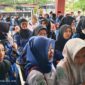 Antrian PPPK Pemkab Tanjab Barat Saat Penandatanganan Perjanjian Kerja di Kantor BKPSDM Tanjab Barat, Senin (20/5/24). FOTO : Lintastungkal