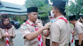 Kasiter Kasrem 042/Gapu Letkol Arm Budi Wahyono Pimpin Upacara HUT Pramuka Ke-61 Tahun 2022 Kwarda Jambi, Minggu (14/8/22). FOTO : PENREM
