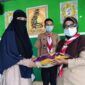 FOTO : Gerakan Pramuka Ambalan Depati Parbo- Putri Ayu Pangkalan Pramuka SMAN 11 Kota Jambi melakukan kegiatan bakti social menyalurkan Sosial Ramadhan 1442 H dan Covi-19 dan kunjungan ke panti Asuhan Ummi Ikhlas, Senin (26/04/21).