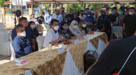 Ketua Umum Perhimpunan Dokter Forensik Indonesia, Ade Firmansyah Menyamaikan Pres Rilis Usai Pelaksanaan Autopsi Ulang Brigadir J di RSUD Sungai Bahar, Muaro Jambi, Rabu (27/7/22). FOTO : Dhea.