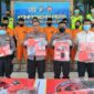 Kapolres Tanjab Barat AKBP Muharman Arta, SIK didampingi Kasat Narkoba Tony Ardian LT, SH, MM, Kapolres Kabag Ops Kompol Jan Manto Hasiholan, Kasi Humas IPTU Bambang Wijarnako Saat Pres Rilis, Rabu (16/11/22). FOTO : LT/Humas Res TJB