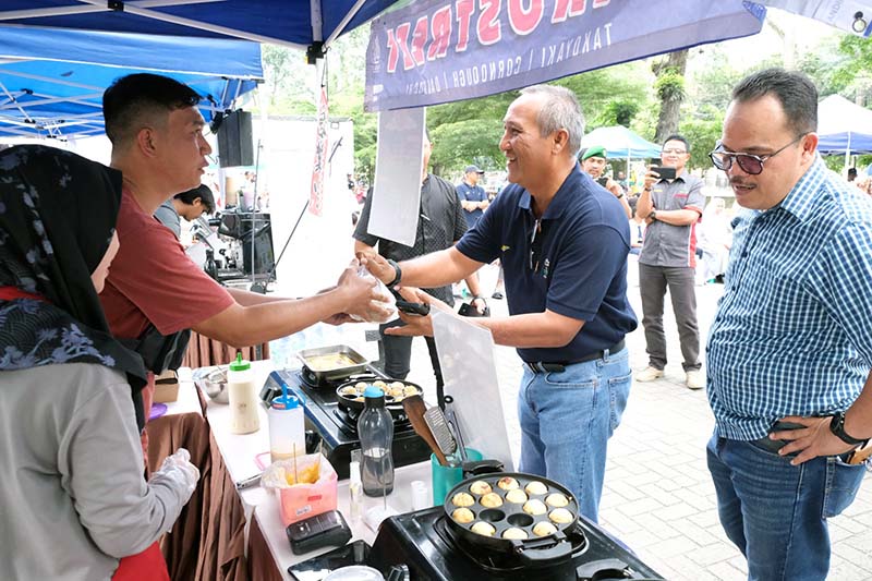 Berbagi Sembako, Bazar UMKM dan Donor Darah Warnai Peringatan Setahun Transformasi PTPN 1. FOTO : HMS