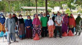 PTPN IV Salurkan Bantuan Sembako Kepada Masyarakat. FOTO : Sul