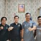 Ketua PWI Kota Jambi Irwansyah (Tengah) didampingi Bendahara Surya Pratama dan Wakil Ketua Bidang Organisasi Rizal Zebua di Kantor Basarnas Jambi, Jum'at (23/6/23). FOTO : Dhea