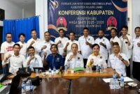 KONFERKAB PWI: Jajaran pengurus PWI Provinsi Jambi dan anggota PWI Muara Jambi mengabadikan momen bersama setelah menetapkan kembali Mustopa sebagai nakhoda organisasi pers tersebut untuk periode kepengurusan baru, Selasa (30/6/2026). (FOTO : Dok. Istimewa)
