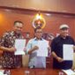FOTO : (Kiri) Farianda Sinik Ketua PWI Sumut anggota formatur, Hendry Ch Bangun Ketua Umum dan Zulmansyah Sekedang Ketua PWI Riau anggota Formatur.