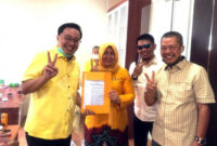 FOTO : Yuninnta bersama Pengurus DPP Golkar, Boby Rizaldi Ketua Bidang Pemenangan Pemilu Sumatra II, didampingi A Rahman Sekertaris DPD Golkar Provinsi Jambi. (FOTO : Jambiindependen).