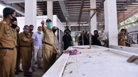 FOTO : Wali Kota Jambi Syarif Fasha saat Aidak Pembangunan Pasar Baru di Kelurahan Pasir Putih, Senin (07/09/20)