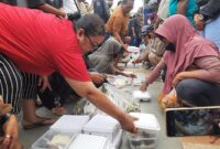Ribuan Warga Pati Gelar Syukuran Tumpeng di Alun-alun Hingga Gundulan. [FOTO : kompas.com]