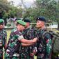 Kasrem 172/PWY Kolonel Inf Bayu Sudarmanto Memimpin Upacara Pelepasan Satgas Pamtas Kewilayahan Yonif Raider 142/KJ di lapangan Pacasila Rindam XVII/Cenderawasih, Sentani, Jayapura, Sabtu (29/4/23). FOTO : PENREM GAPU
