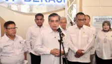 Menteri Ketenagakerjaan RI, Yassierli, memberikan sambutan atau keterangan pers di mikrofon pada puncak peringatan Hari Ozon Sedunia 2026 di Balai Besar Pelatihan Vokasi dan Produktivitas (BBPVP) Bekasi, Kota Bekasi, Jawa Barat. (FOTO : Dok. Biro Humas Kemnaker)