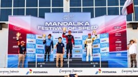 Pembalap Honda Racing Indonesia dalam seremoni podium ajang Mandalika Festival of Speed (MFoS) 2026 di Pertamina Mandalika International Circuit, Lombok, Nusa Tenggara Barat, 17–18 Oktober 2026. HRI menutup musim dengan raihan lima gelar juara nasional. (Foto: Dokumentasi MFoS 2026)