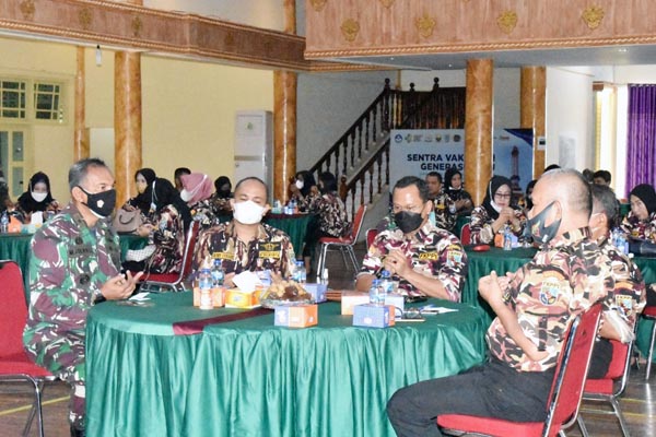 Acara Pembinaan Peningkatan Kemampuan Keluarga Besar TNI Korem 042/Gapu, Kamis (18/10/21). FOTO : PENREM