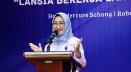 Plt. Direktur Jenderal Binapenta dan PKK Kemnaker, Estiarty Haryani, saat memberikan sambutan dalam Workshop 