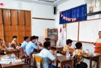 Ermawaty karo-karo Ketika Memberikan Edukasi Tentang Dampak Merokok Kepada par Pelajar. FOTO : Dok. Pribadi