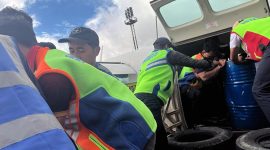 Pertamina Patra Niaga Salurkan BBM Menggunakan Pesawat Perintis ke Wilayah Terdampak Bencana di Bener Meriah dan Aceh Tengah. FOTO : WKI