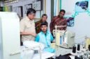 Menteri Ketenagakerjaan Yassierli (kiri) meninjau langsung proses produksi dan berdialog dengan pekerja disabilitas di PT Pan Brothers Tbk, Boyolali, Jawa Tengah, Jumat (31/7/2026). (FOTO : Dok. Biro Humas Kemnaker)